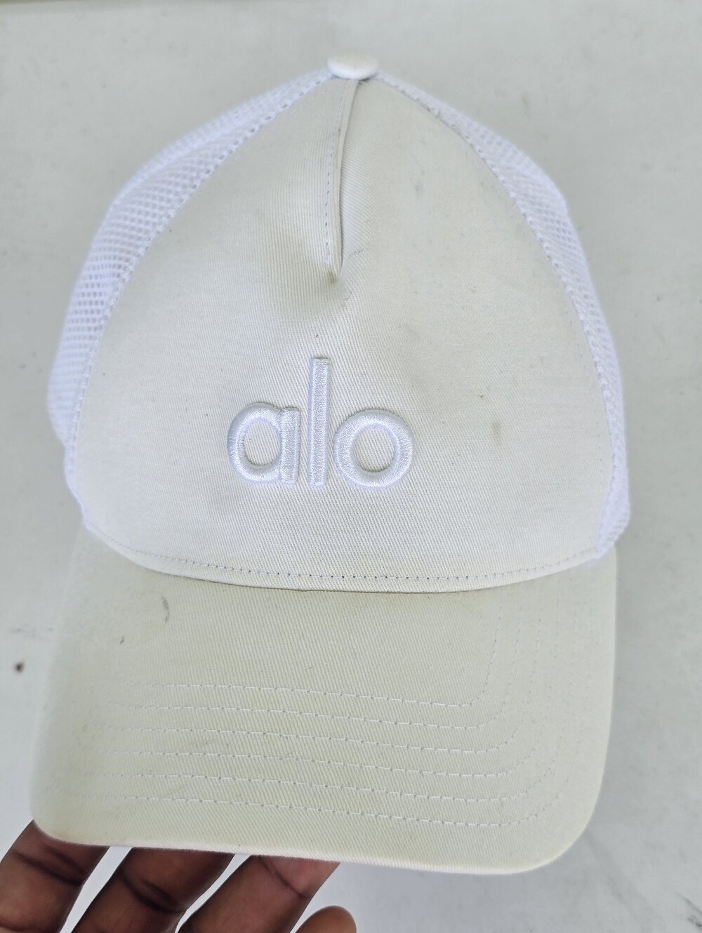 Alo Yoga White Trucker Hat Mesh Snapback Embroidered Logo Unisex Cap - Picture 4 of 9
